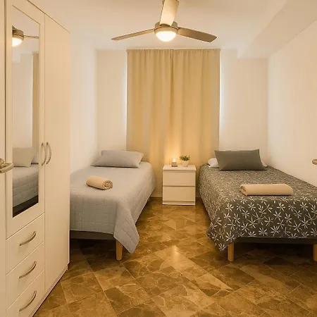 Del Mar Three Bed Flat. דירה